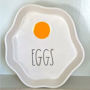 Rae Dunn. USA 🇺🇸 purchase. Pairs so beautifully with the egg measuring cups.